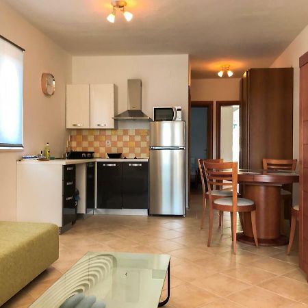 Mr. Hall Apartments Barbat na Rabu Esterno foto
